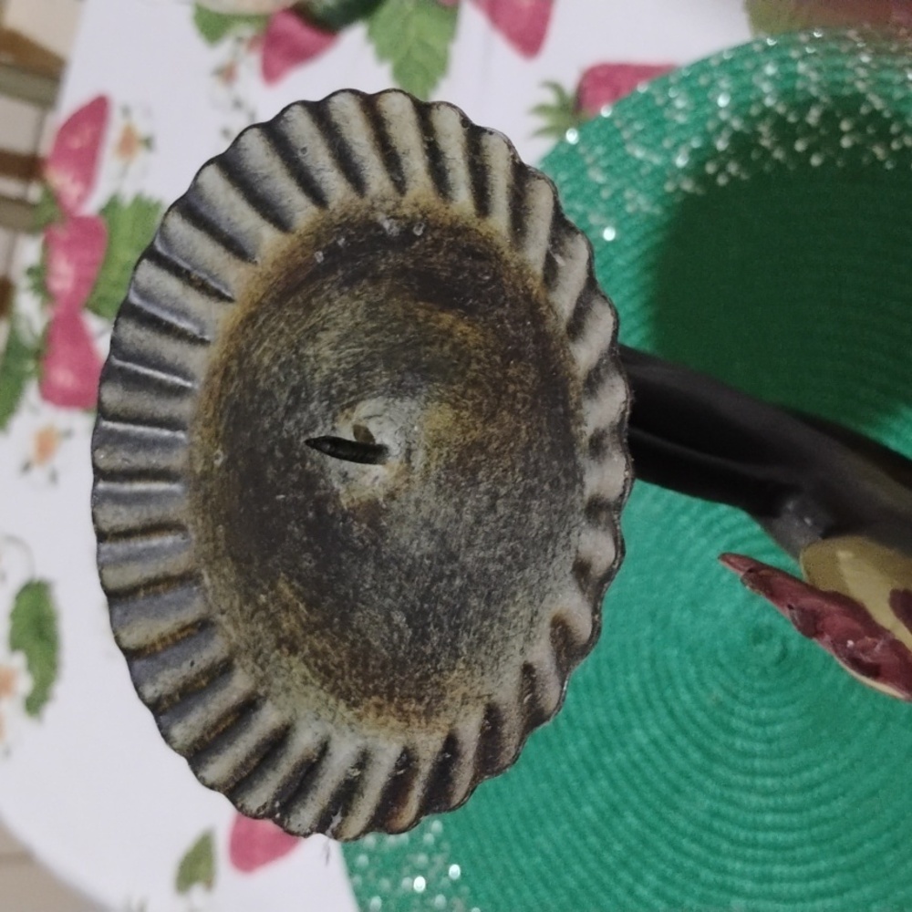 COLLECTIBLE CAST IRON RUSTIC ROOSTER CANDLE WAX HOLDER - Picture 7 of 8